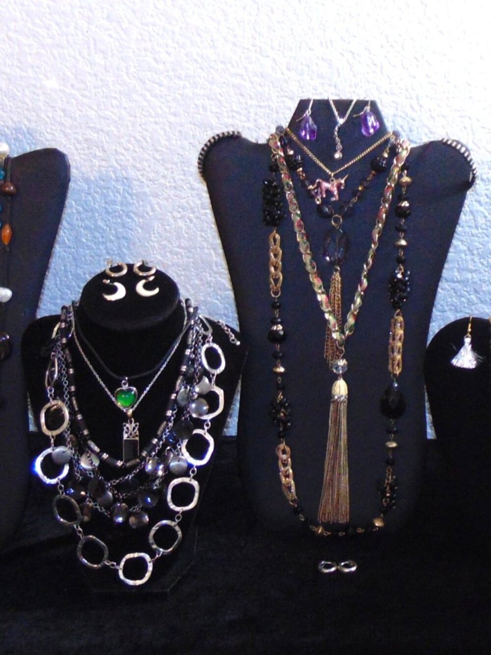 Vintage & Modern Assorted Jewelry lot- very nice!